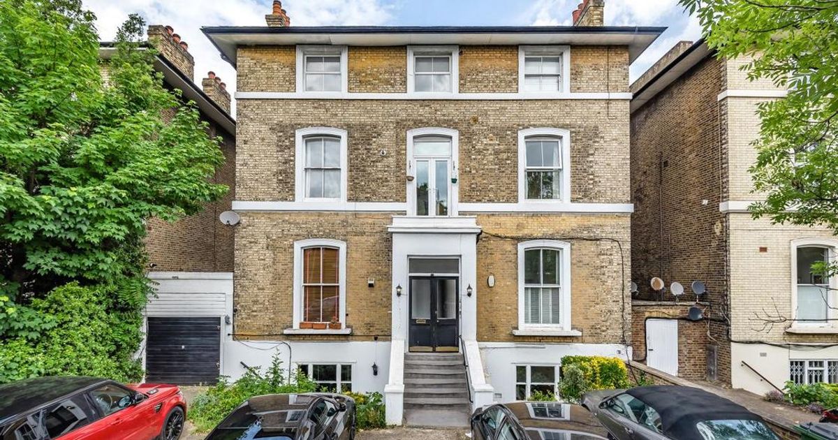 2 bedroom Flat for sale in Shooters Hill Road, Blackheath SE3 (For sale