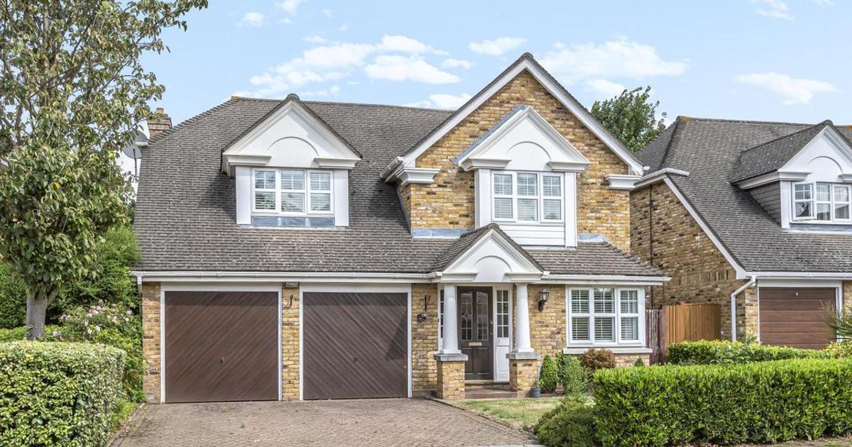 4 bedroom House for sale in Stratford House Avenue, Bickley BR1 (Sold