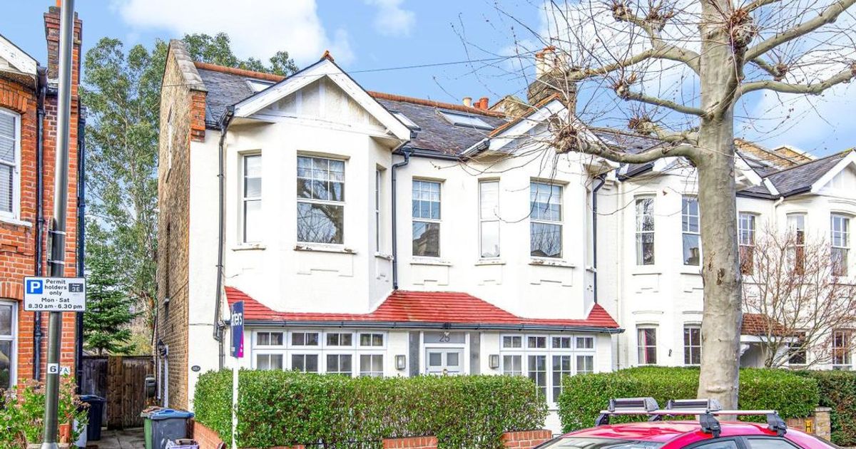 4 bedroom Flat for sale in Cromwell Road, Wimbledon SW19 (Under offer