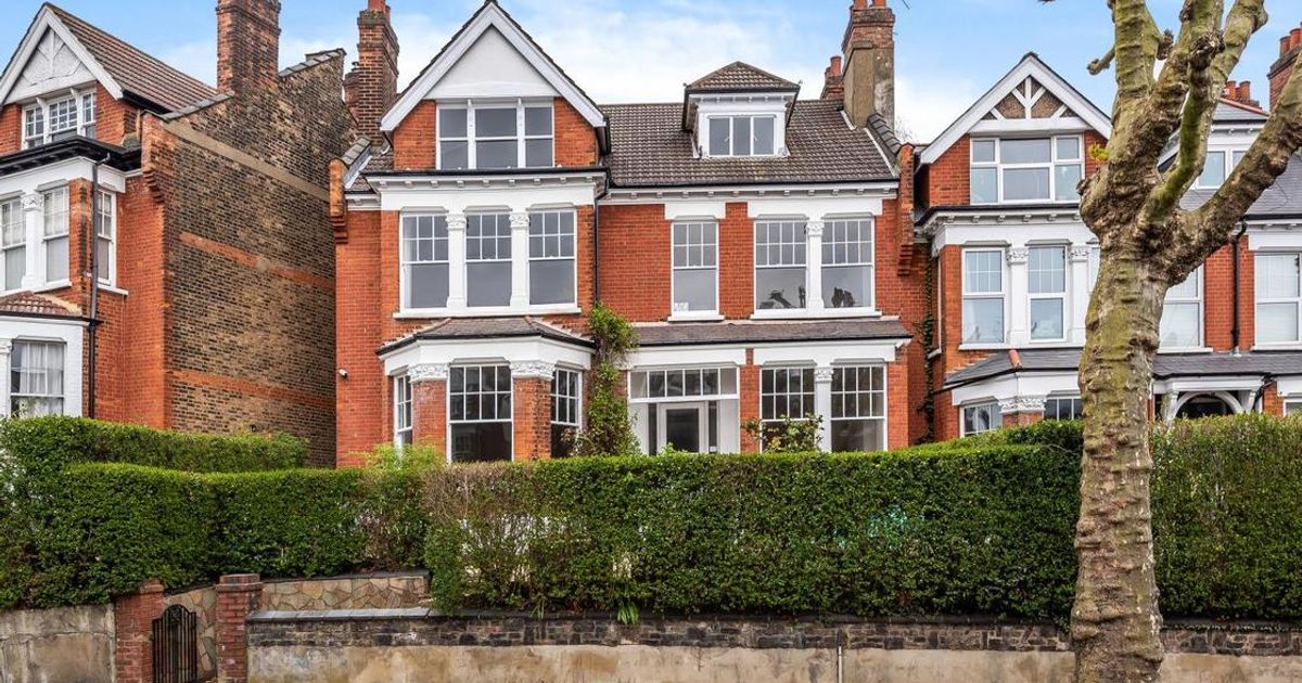 8 bedroom House for sale in Muswell Hill Road, Muswell Hill N10 (Under offer) KFH