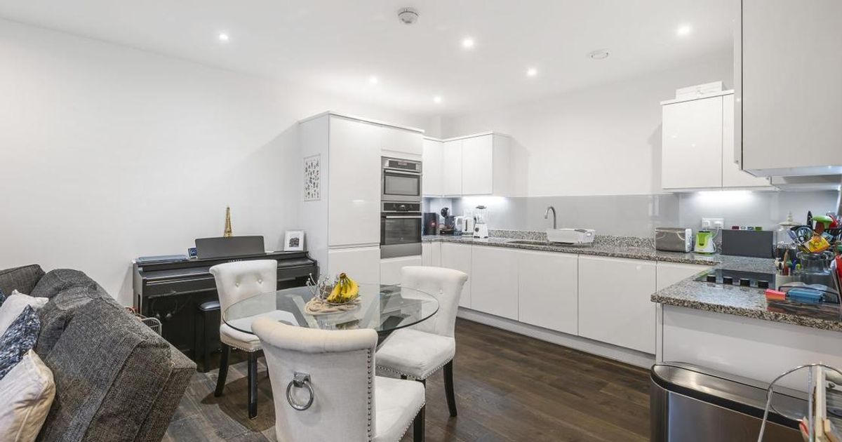 2 bedroom Flat for sale in Boundaries Road, Balham SW12 (Sold) KFH