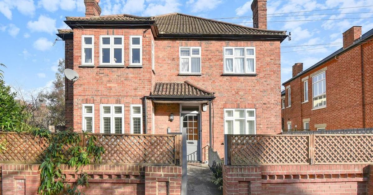 2 bedroom Flat for sale in Lansdowne Road, Bromley BR1 (Sold) KFH