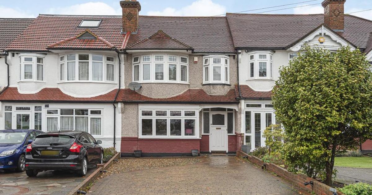 3 bedroom House for sale in Wickham Chase, West Wickham BR4 (Sold) KFH