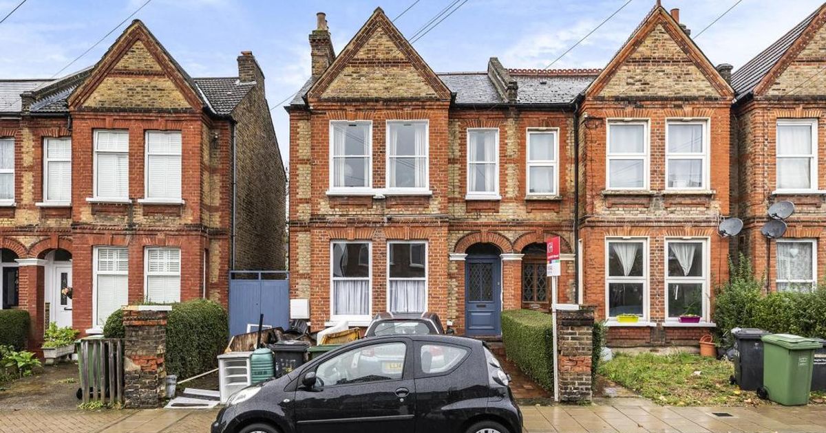 2 bedroom Flat for sale in Kilmorie Road, Forest Hill SE23 (Sold) KFH