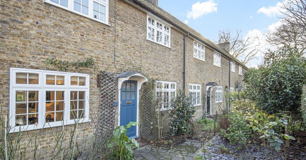 3 bedroom House for sale in Sunray Avenue, Herne Hill SE24 (Sold) KFH