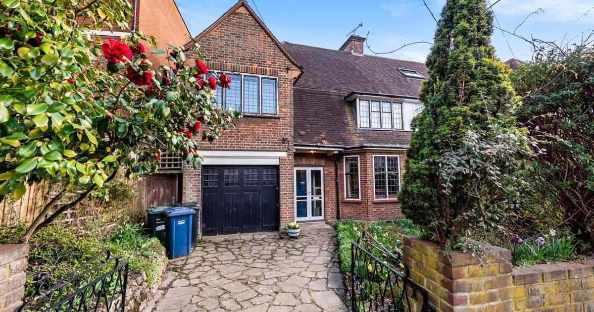 4 Bedroom House For Sale In Pattison Road Hampstead Nw2 Under Offer