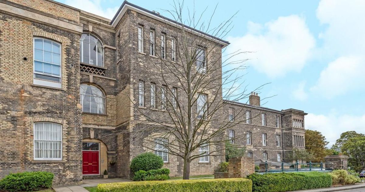 2 bedroom Flat for sale in Gilbert Close, London SE18 (Sold) KFH