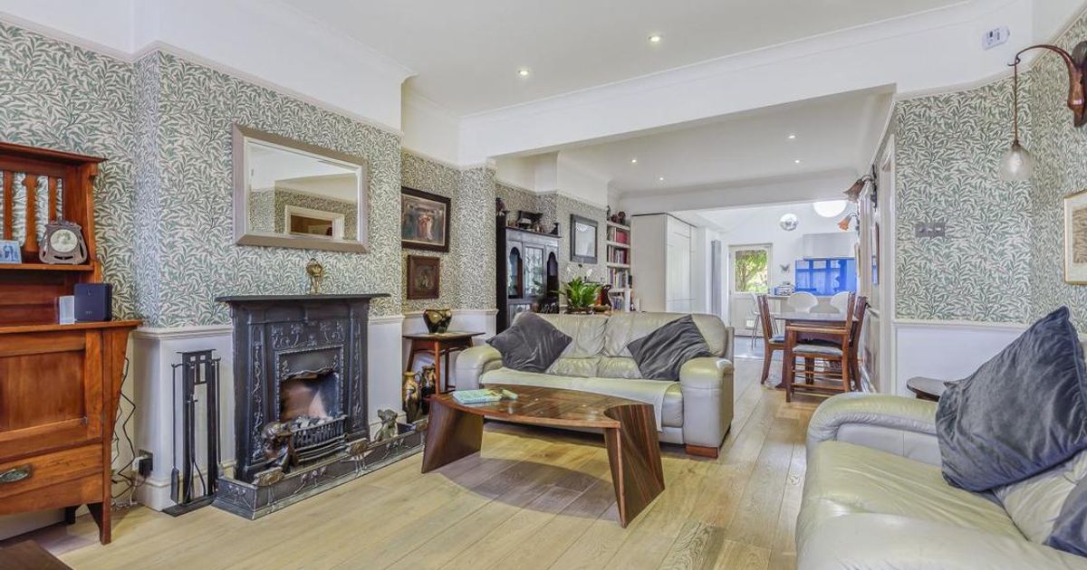 4 bedroom House for sale in Queens Road, Wimbledon SW19 (For sale) KFH