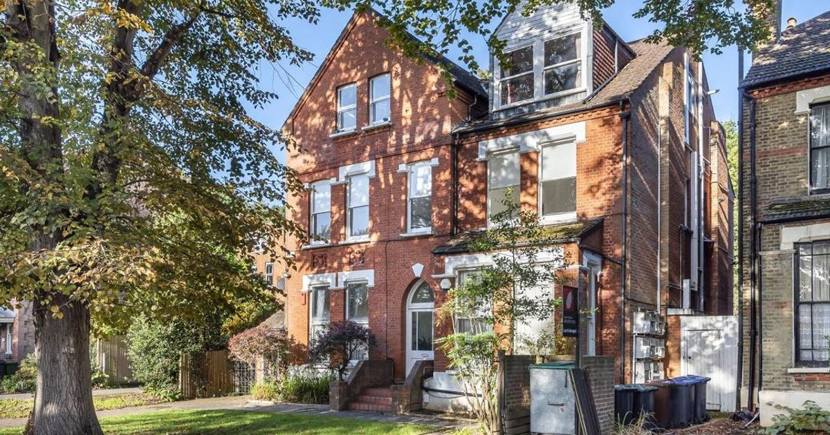 2 bedroom Flat for sale in Sydenham Avenue, Sydenham SE26 (Sold) KFH