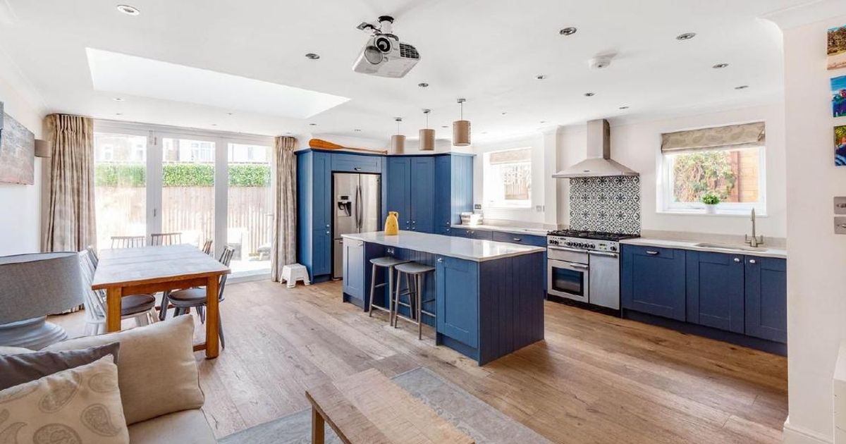 3 bedroom House for sale in Durnsford Avenue, Wimbledon Park SW19 (Sold