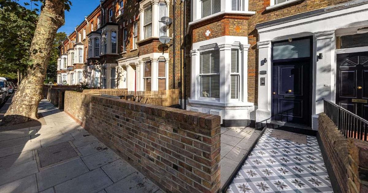 2 bedroom Flat for sale in Shirland Road, Queen's Park W9 (Sold) KFH