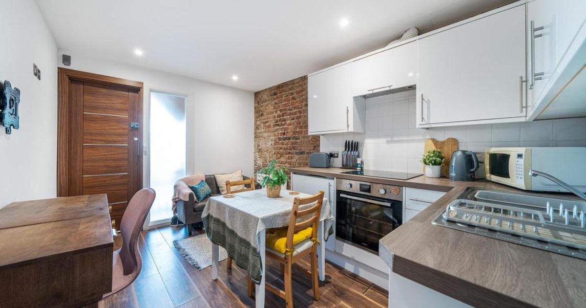 1 bedroom Flat for sale in Munster Road, Fulham SW6 (For sale) KFH