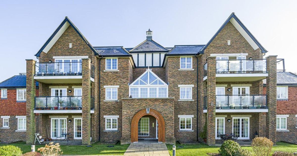 3 bedroom Flat for sale in West Common Road, Hayes BR2 (Sold) KFH