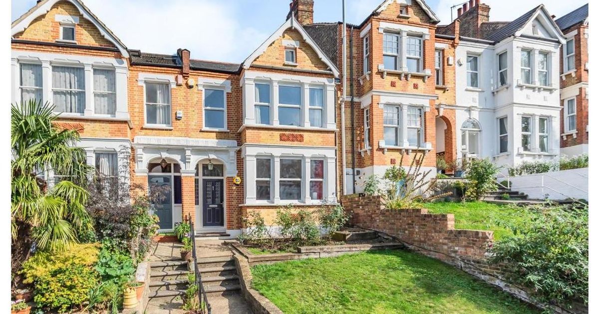 2 bedroom House for sale in Eglinton Hill, Shooters Hill SE18 (Sold) KFH