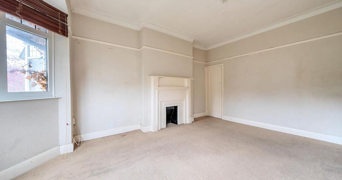 3 bedroom Flat for sale in Woodleigh Gardens, Streatham SW16 (Under