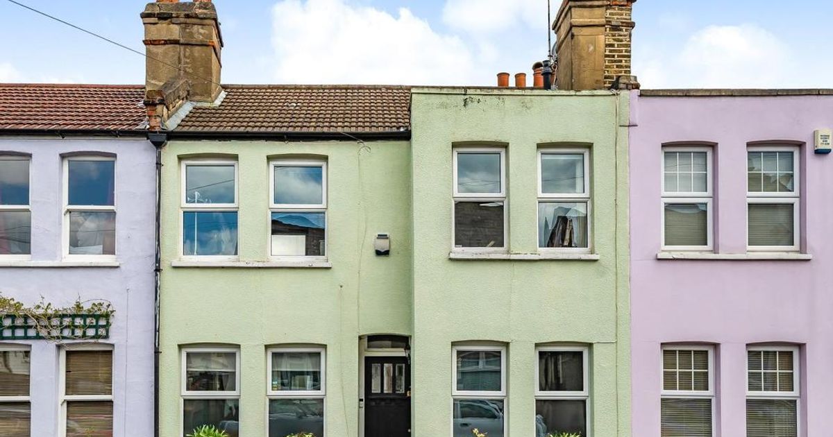 2 bedroom House for sale in Gladwell Road, Bromley BR1 (Contracts