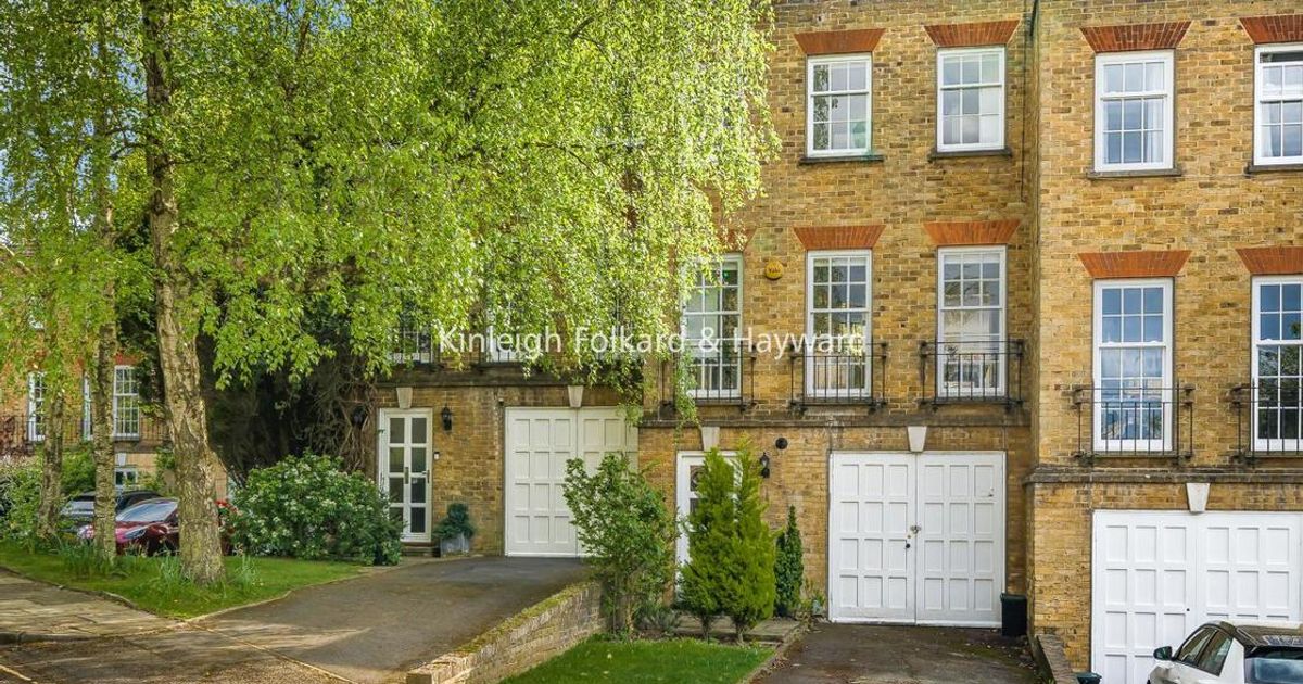 4 bedroom House for sale in Timber Close, Chislehurst BR7 (Contracts