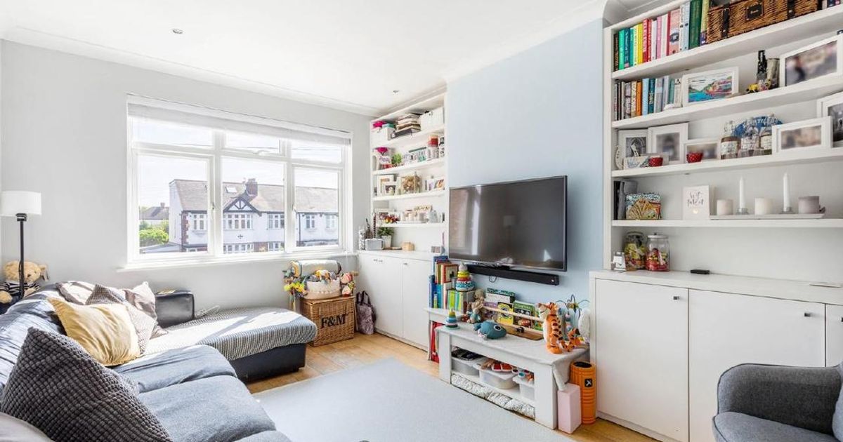 2 bedroom Flat for sale in Martin Way, Morden SM4 (Sold) KFH