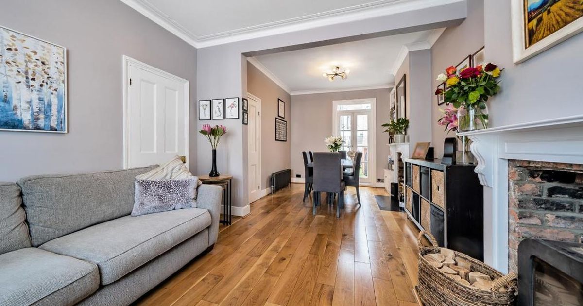 3 bedroom House for sale in Squarey Street, Earlsfield SW17 (Contracts exchanged) KFH