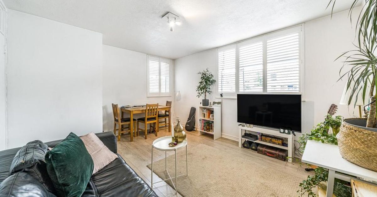 1 bedroom Flat for sale in Hanson Close, Balham SW12 (Sold) KFH