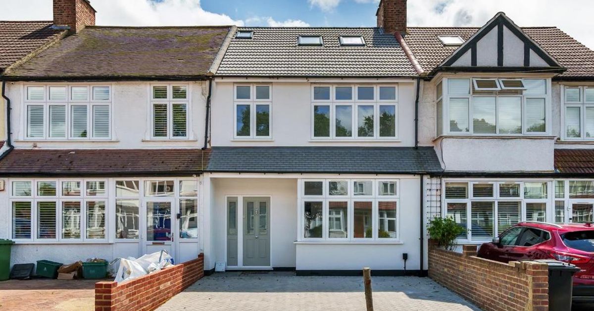 4 bedroom House for sale in Lloyds Way, Beckenham BR3 (Under offer) KFH