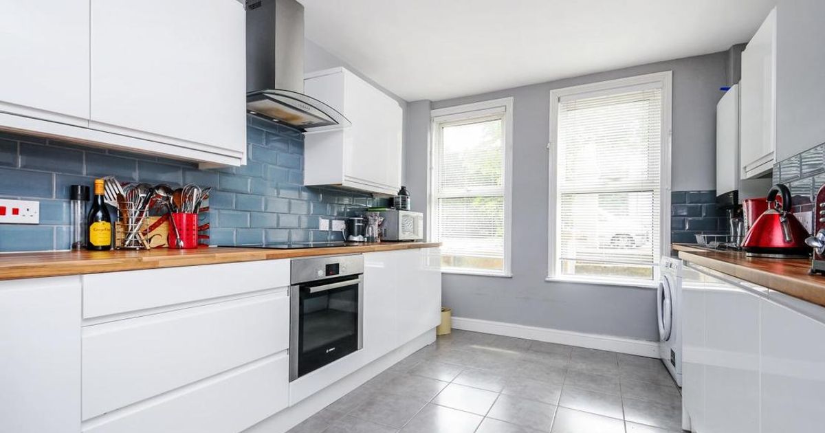 2 bedroom Flat for sale in Rosendale Road, West Dulwich SE21 (Sold) KFH