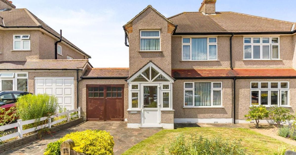 3 bedroom House for sale in The Grove, West Wickham BR4 (Sold) KFH