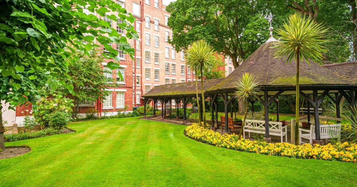 2 bedroom Flat for sale in Addison House, St. John's Wood NW8