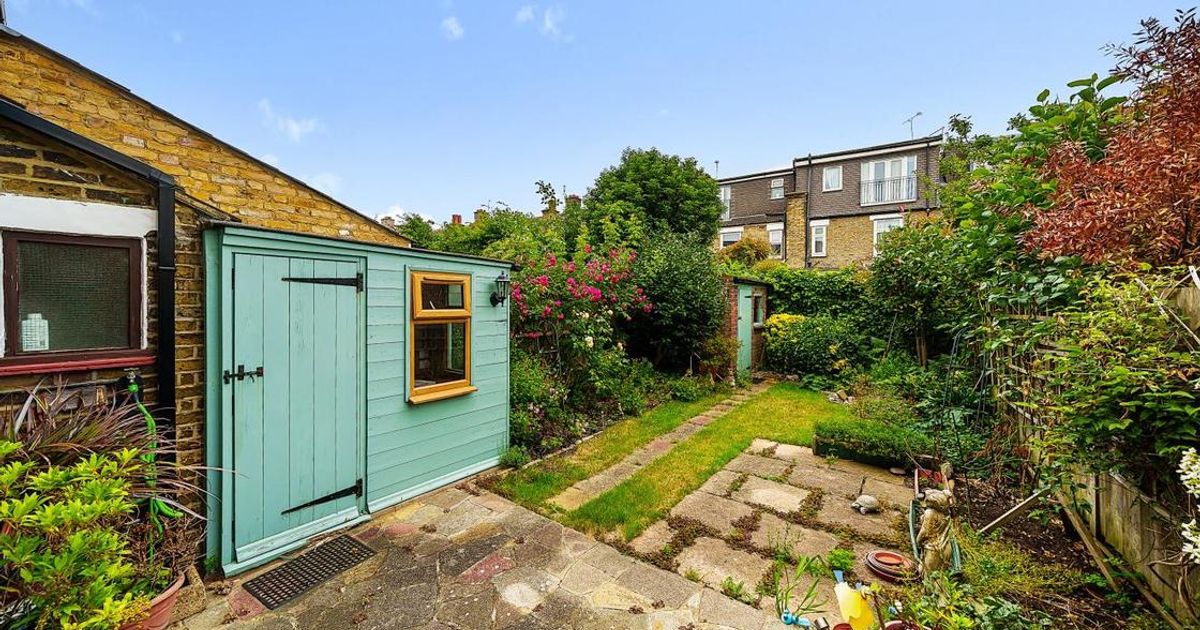 3 bedroom House for sale in Waldron Road, Earlsfield SW18 (Contracts exchanged) KFH