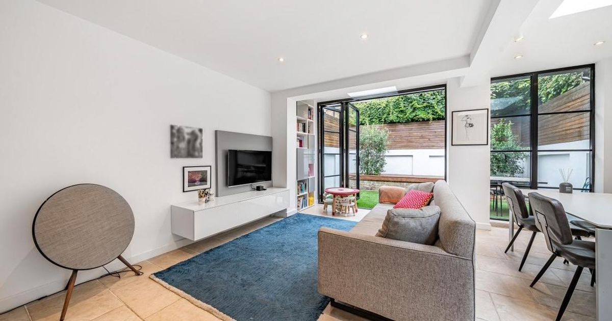 2 bedroom Flat for sale in Burnfoot Avenue, Fulham SW6 (Sold) KFH