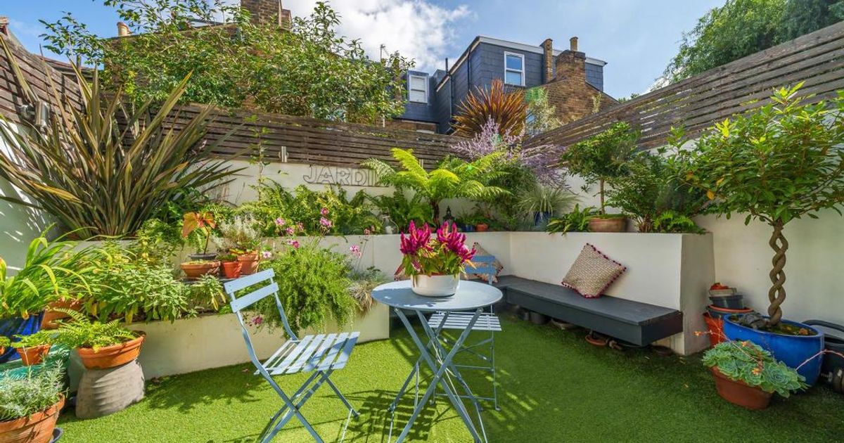 4 bedroom House for sale in Squarey Street, Earlsfield SW17 (Contracts exchanged) KFH