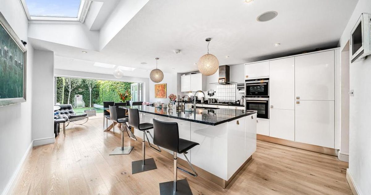 4 bedroom House for sale in Waynflete Street, Earlsfield SW18 (Sold) KFH