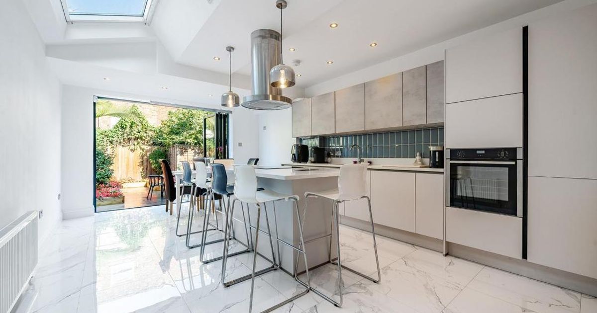 5 bedroom House for sale in Mendora Road, Fulham SW6 (For sale) KFH