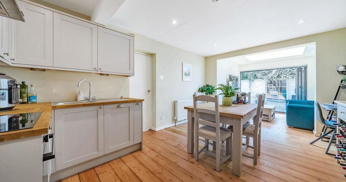 1 bedroom Flat for sale in Wandsworth Bridge Road, Fulham SW6 (Sold) KFH