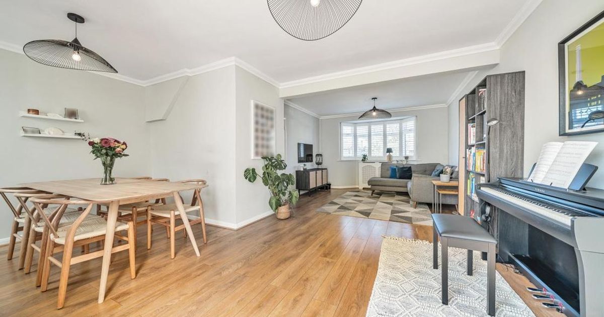 4 bedroom House for sale in Churston Drive, Morden SM4 (Contracts exchanged) KFH