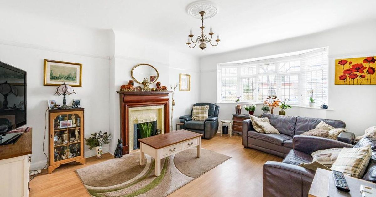 4 bedroom House for sale in Briar Avenue, Streatham SW16 (Under offer