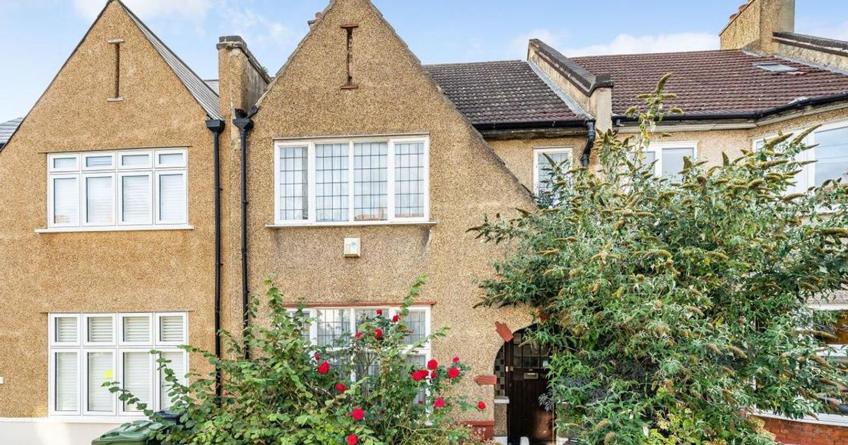 3 Bedroom House For Sale In Hexham Road West Norwood Se27 Sold Kfh