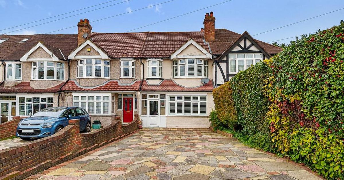 3 bedroom House for sale in Wickham Chase, West Wickham BR4 (Under