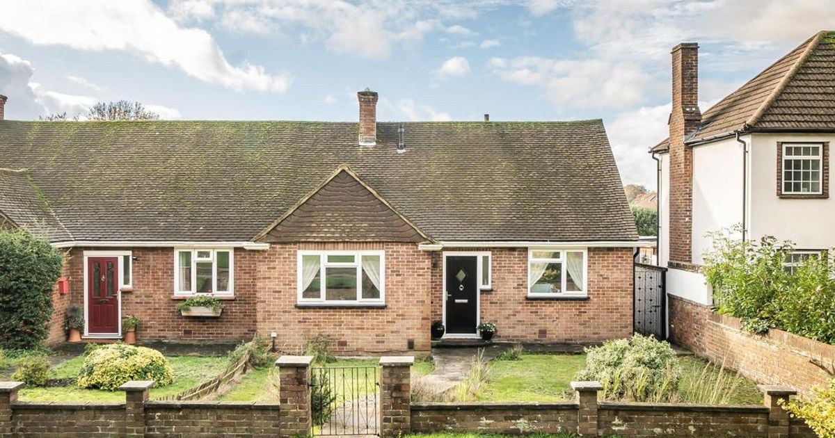 2 bedroom House for sale in Gates Green Road, West Wickham BR4 (For