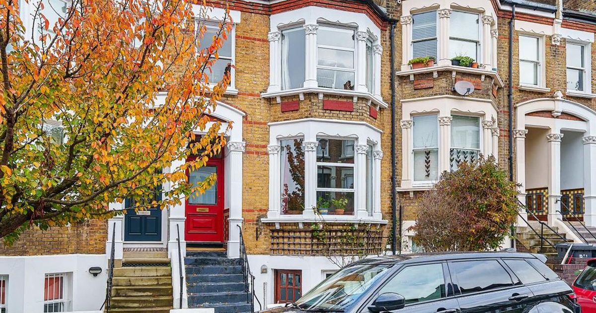 4 bedroom House for sale in Tressillian Road, Brockley SE4 (For sale) KFH