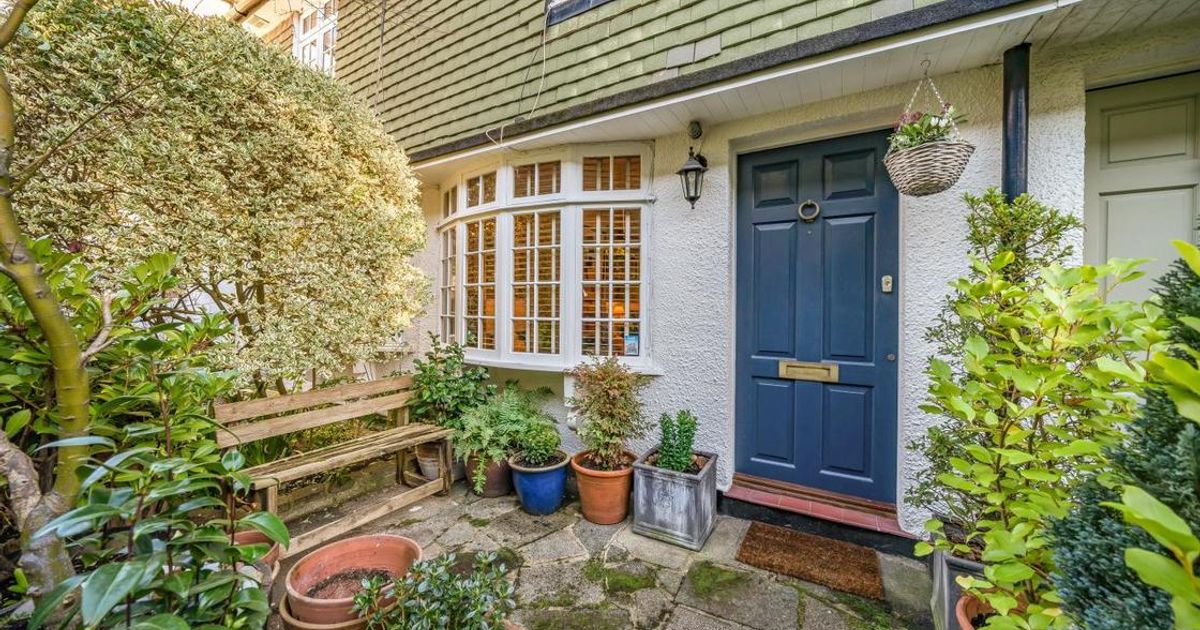 2 bedroom House for sale in Thornton Road, Wimbledon SW19 (Sold) KFH