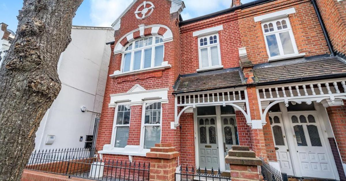 2 bedroom Flat for sale in Merton Hall Road, Wimbledon SW19 (Under