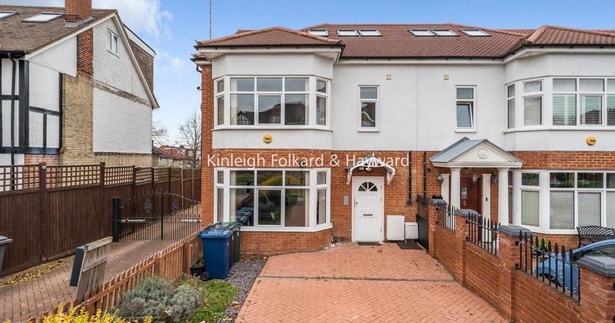 4 bedroom House for sale in Nether Street, Finchley Central N3 (Under