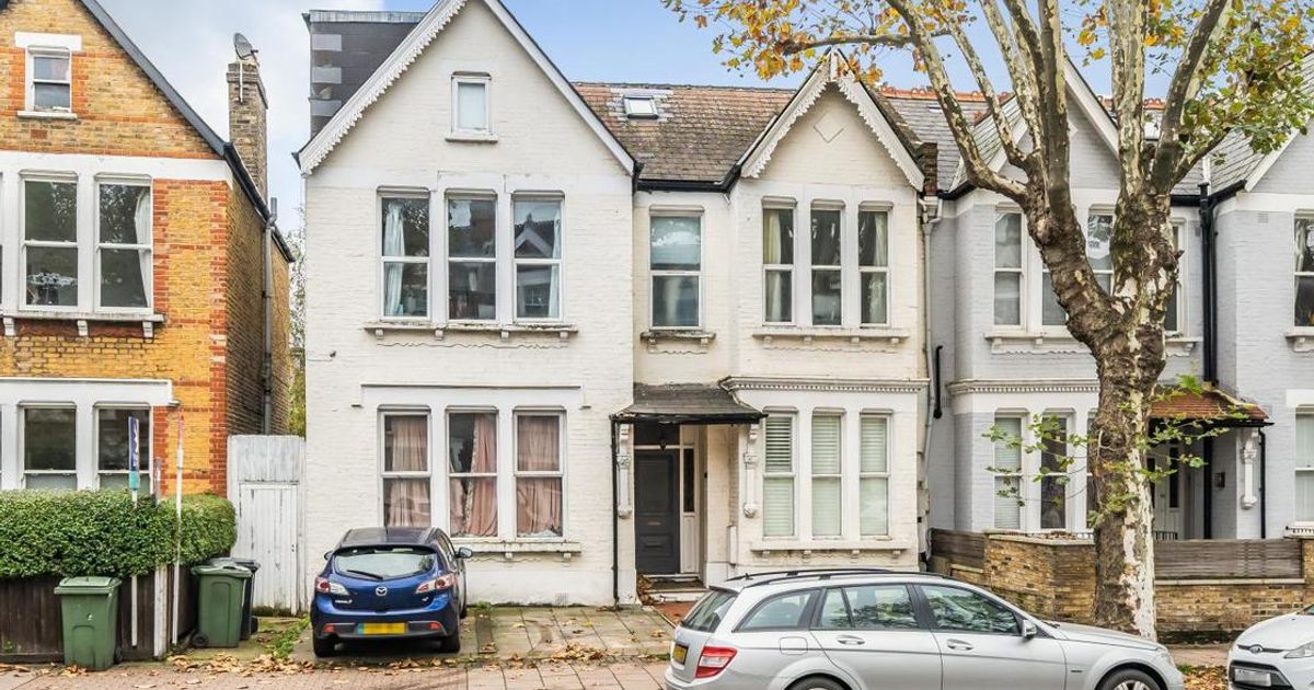 2 bedroom Flat for sale in Cavendish Road, Clapham SW12 (Under offer) KFH