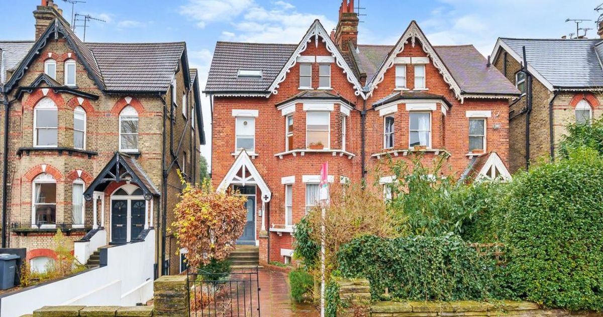 2 bedroom Flat for sale in Tetherdown, Muswell Hill N10 (Sold) KFH