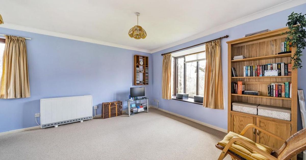 1 bedroom Flat for sale in Hillbury Road, Balham SW17 (Under offer) KFH