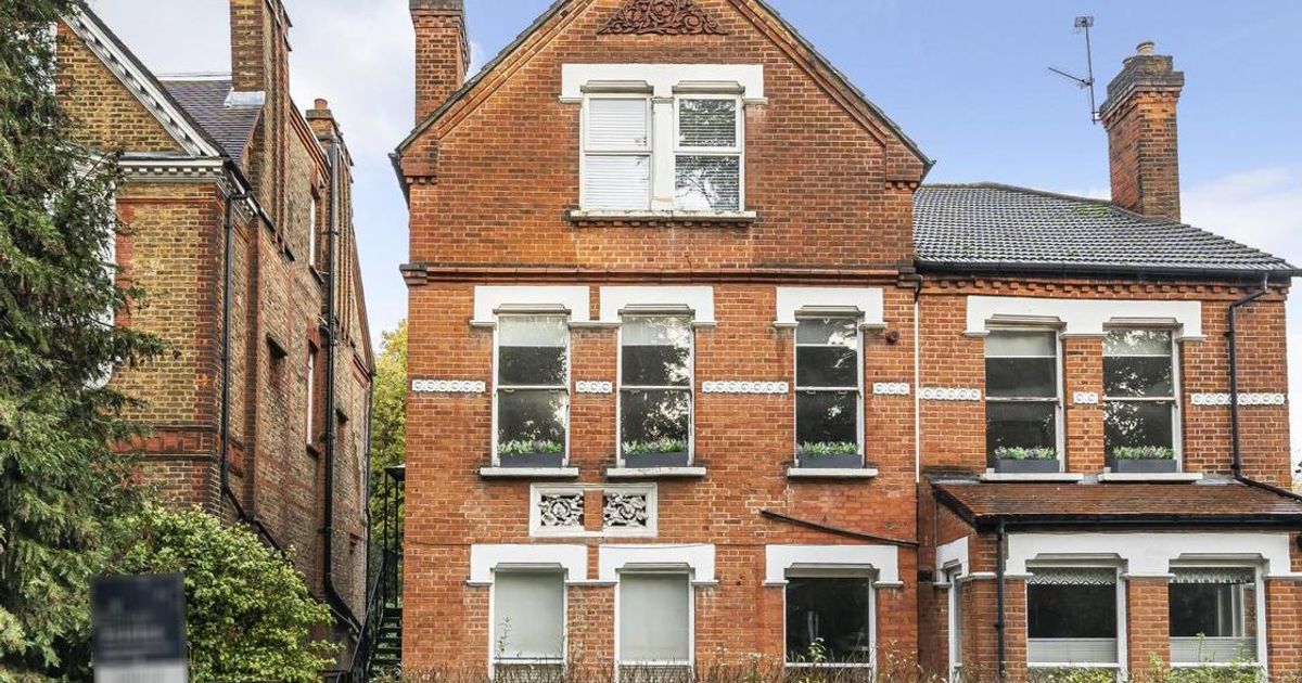 2 bedroom Flat for sale in Crystal Palace Park Road, Sydenham SE26