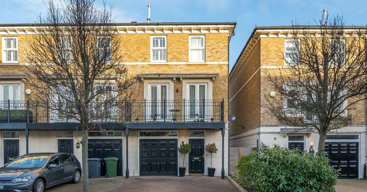 3 bedroom House for sale in Whitstone Lane, Beckenham BR3 (For sale) KFH