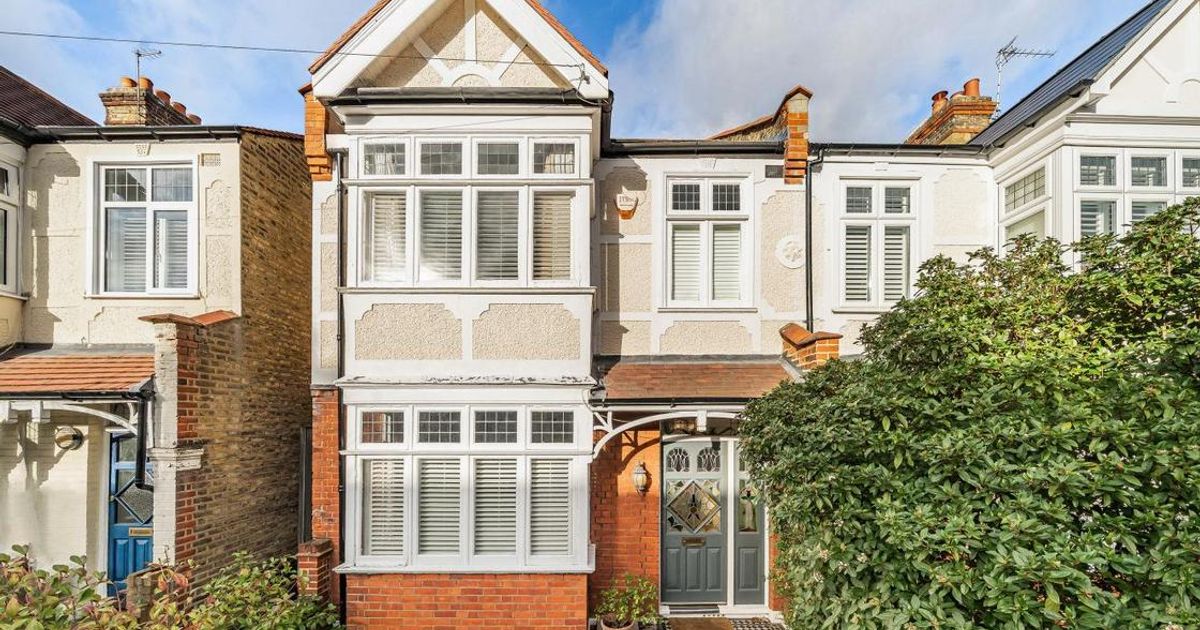 5 bedroom House for sale in Melbourne Road, Merton Park SW19 (Contracts