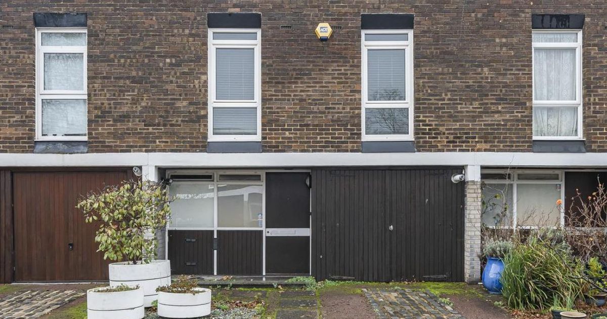 4 bedroom House for sale in Lings Coppice, West Dulwich SE21 (For sale